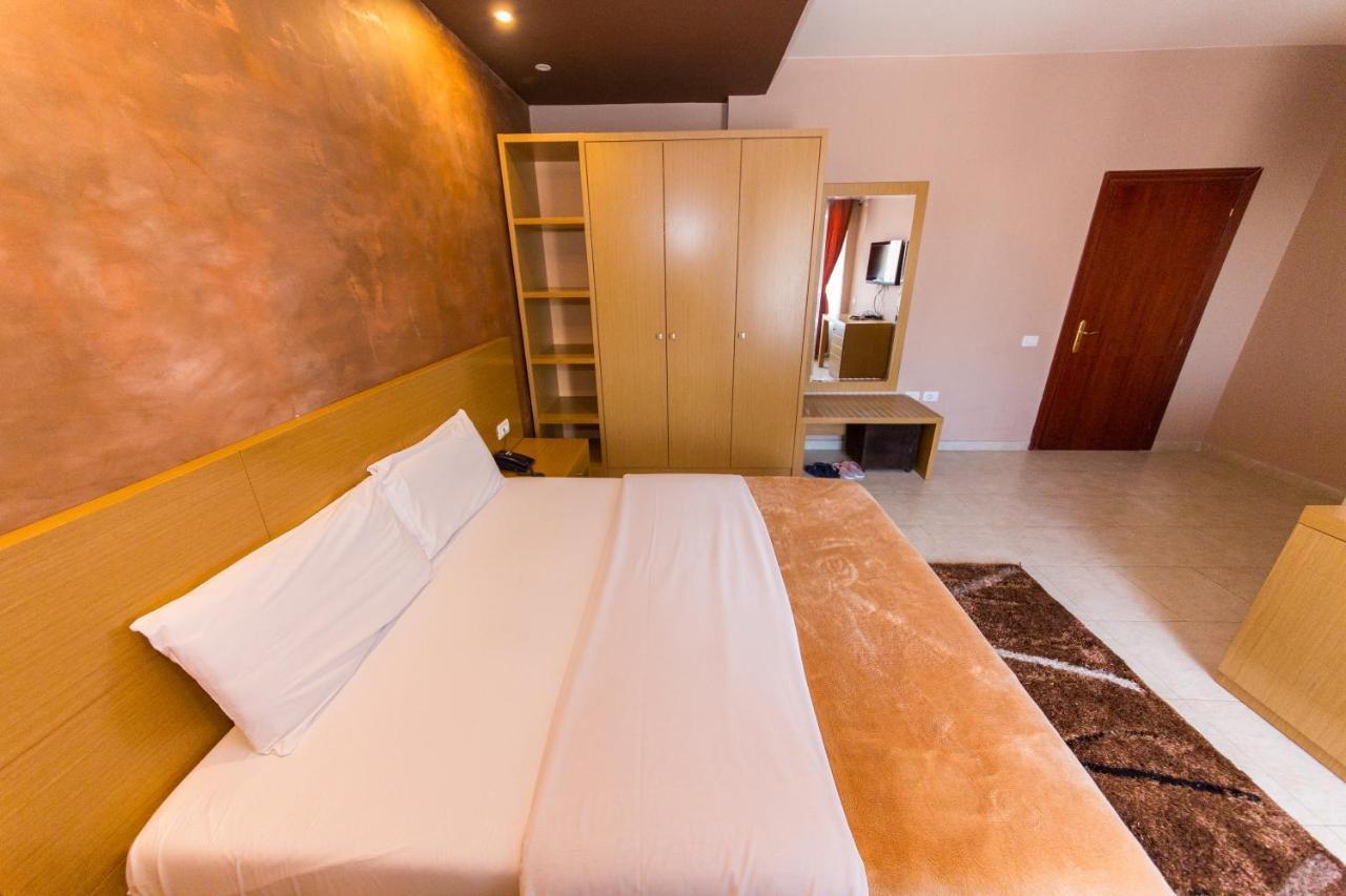 Hotel Denver Tiranë Eksteriør bilde