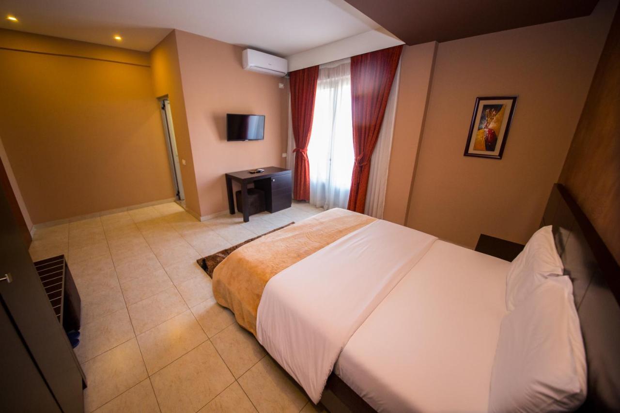 Hotel Denver Tiranë Rom bilde